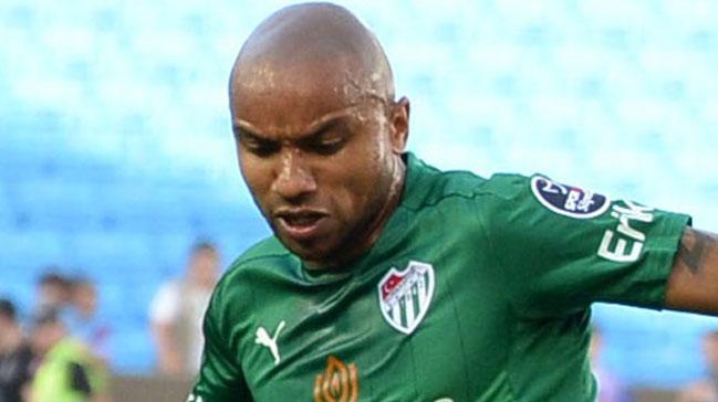 Bursaspor'da Joshua John 2 hafta forma giyemeyecek