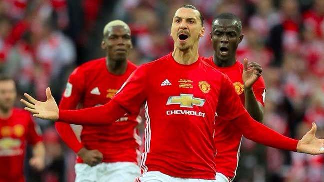 Zlatan Ibrahimovic Manchester United'da kald