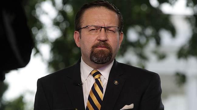 Trump, Terrle Mcadele Danman Sebastion Gorka'y kovdu