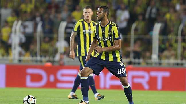 Fenerbahe Josef de Souza'y satmyor