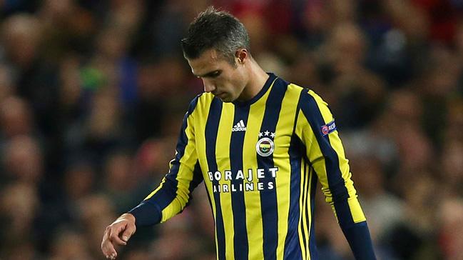 Omzundaki sakatlk sorulan Robin van Persie: u anda takm ilgilendiren bir konu deil