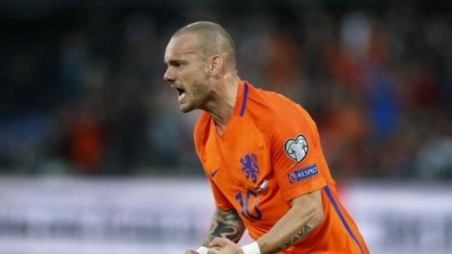 Sneijder: Galatasaray'dan ayrlmak istememitim