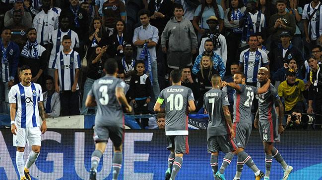 Beikta deplasmanda Porto'yu 2-1 malup etti