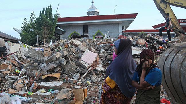 Endonezya'da 5,7 byklnde deprem meydana geldi