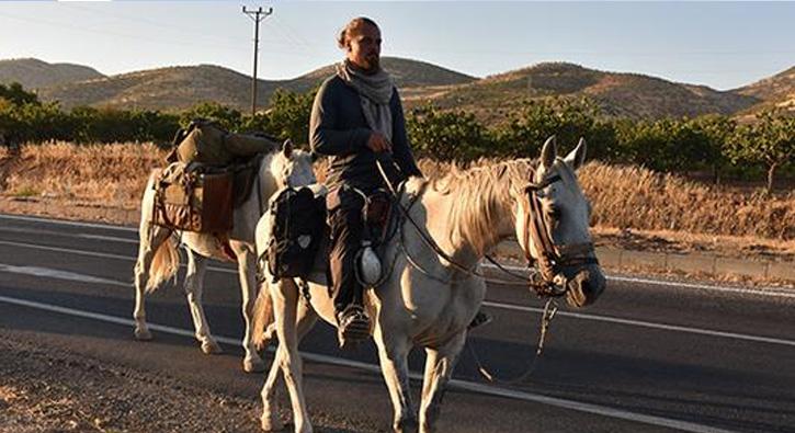Kuds'e gitmek iin 9 ay nce atlaryla Polonya'dan yola kan Kristian Bergier, Adyaman'a geldi