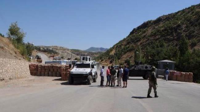 PKK'l terristler ara yakt, Tunceli-Plmr yolu trafie kapand