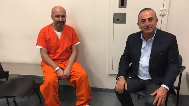 Bakan avuolu ABD'de tutuklu bulunan Sinan Narin ve Eyp Yldrm' ziyaret etti
