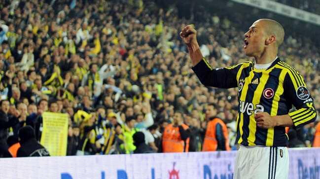 Alex de Souza Fenerbaheli taraftarlarn sorularn yantlayacak