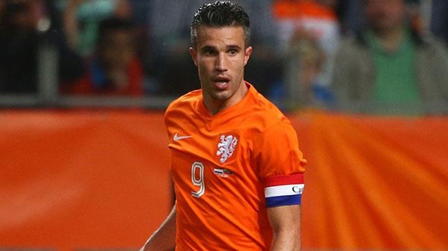 Van Persie'nin maa FIFA'dan!