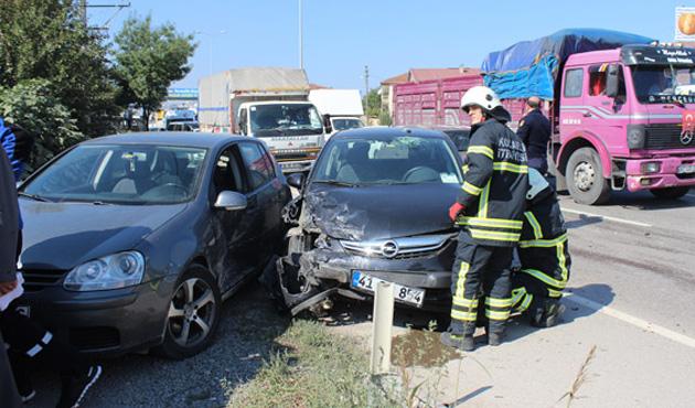 Kocaeli'de zincirleme trafik kazas: 3 yaral