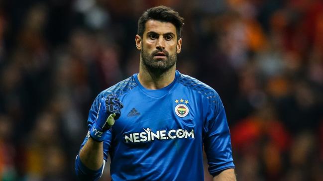 Volkan Demirel, Galatasaray derbisinde kendisine cep telefonu atan taraftardan ikayeti olmad