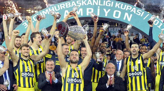 Fenerbaheliler 'Sen olsan bari' arksna ldrd