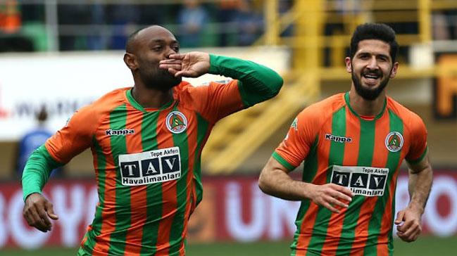 Fenerbahe'den Vagner Love harekat!