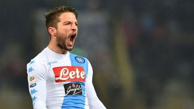 Manchester United, Napoli'nin yldznn peinde