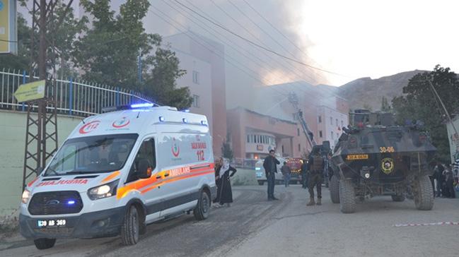 Hakkari'de KYK yurdunun at katnda yangn