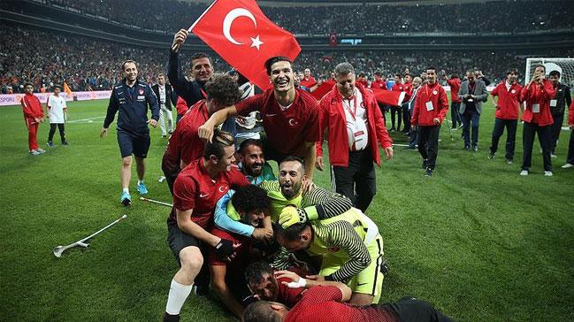 Spor camiasndan Ampute Milli Futbol Takm'na tebrik