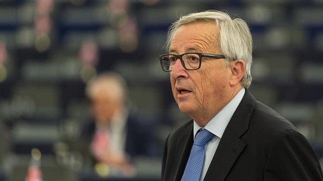 AB Komisyonu Bakan Juncker: ngiltere borlarn demek zorunda