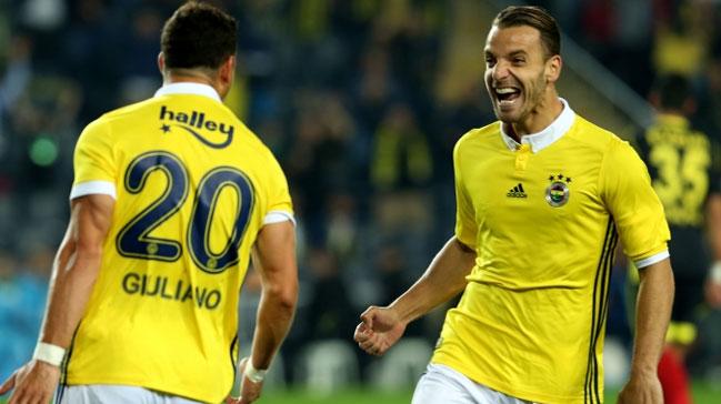 Fenerbahe'de yeni transferlerin gvde gsterisi