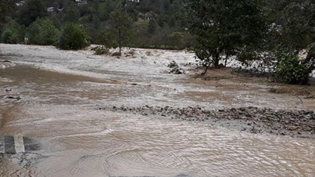 Rize'de sel sularna kaplan 1 kii kayboldu