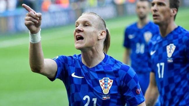 Devre arasnda Beikta'a transfer olacak olan Domagoj Vida, takma 1 ay erkenden katlacak