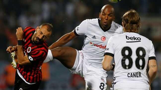 Beikta'ta Ryan Babel 2 ma men cezas ald!