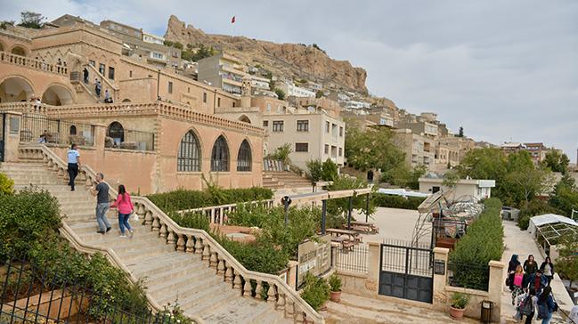 Tarihi Mardin'de bir sokak daha gzelleti