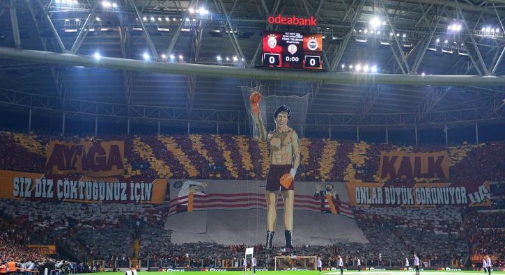 Galatasaray pankart nasld, ne anlama geliyor" te, Rocky temal Galatasaray pankart
