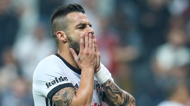 Nihat Kahveci'den Alvaro Negredo'ya: 3.5 gol at bari