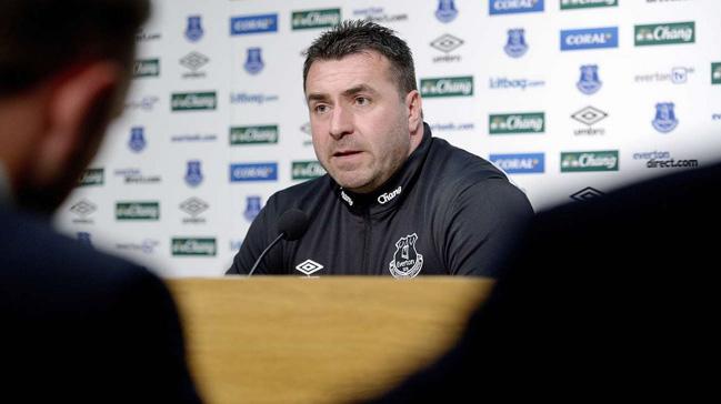 Everton, 23 ya alt takm altran David Unsworth'un geici teknik direktrle getirdi