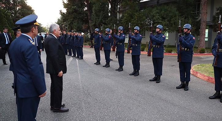 Babakan Yldrm, ili 2. Ana Jet s Komutanln ziyaret etti