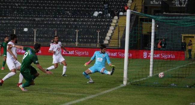 Akhisarspor, Erzincanspor'u 6-0 malup etti