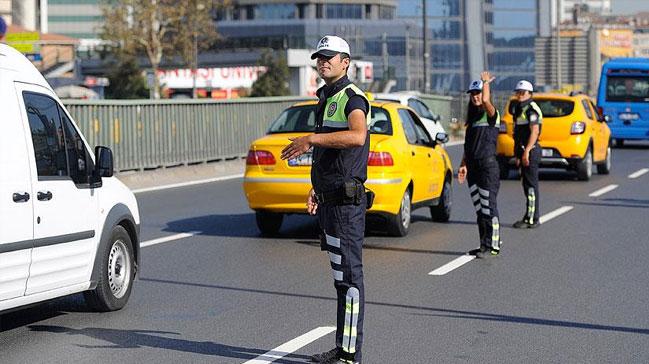 stanbul'da baz yollar trafie kapatlacak