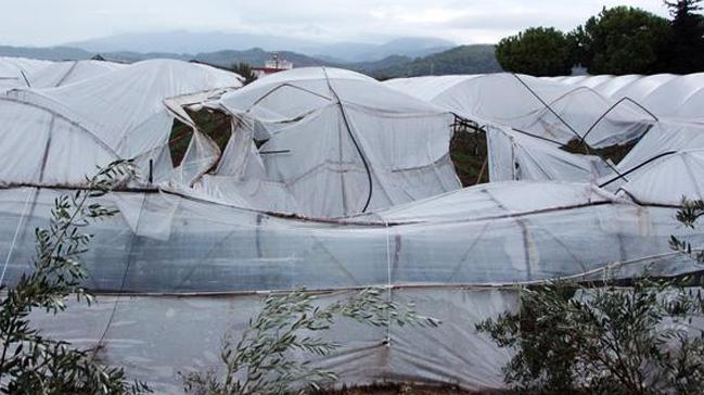 Kumluca'da meydana gelen hortum nedeniyle 10 dnm sera zarar grd