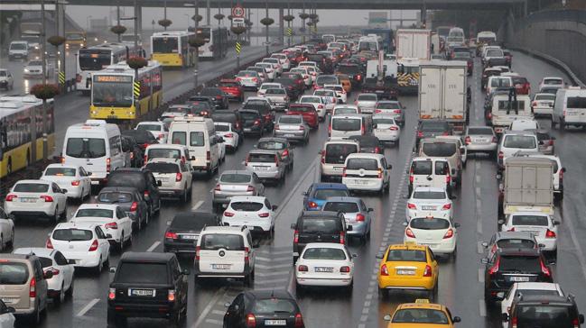 Son dakika:  Yamur nedeniyle stanbul'da youn trafik  