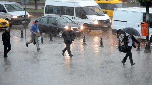 atalcada dere tat, yollar kapand, vatandalar mahsur kald