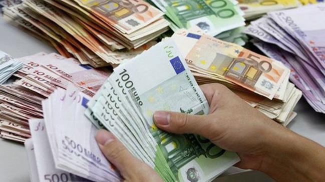 ECB karar ardndan euro sert dt