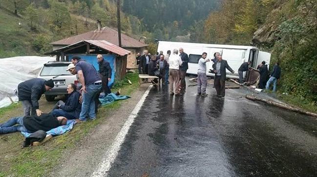 Son dakika: Giresun'da midibs devrildi: 16 yaral   