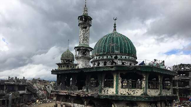 Filipinler'de ortaya kan DEA'e ynelik operasyonda Mslmanlarn ehri Marawi ykma urad