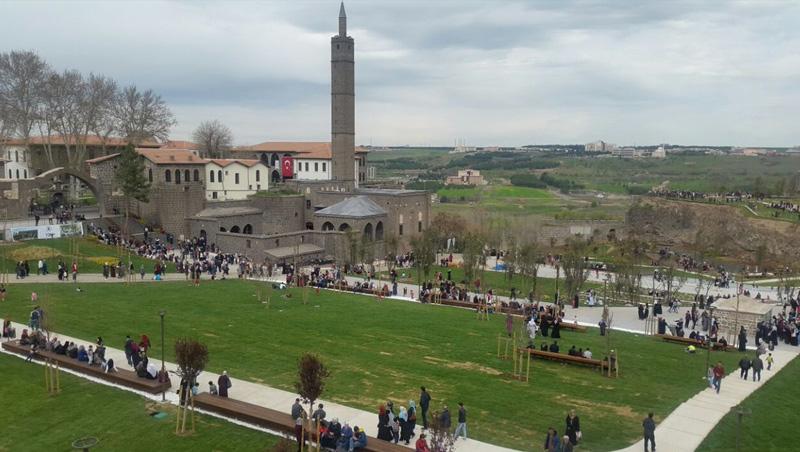 Gneydou'da kayyum atanan ehirlere gzellik geldi