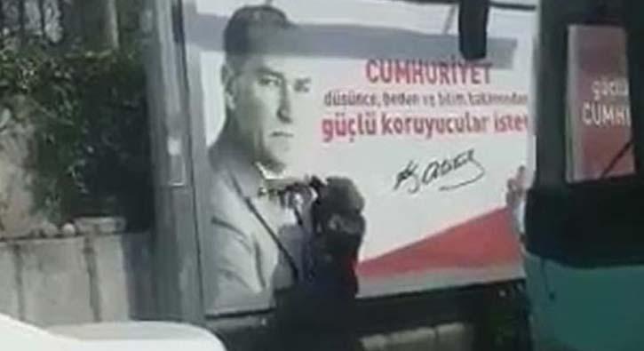 Gazi Mustafa Kemal Atatrk'n fotorafn byle temizledi