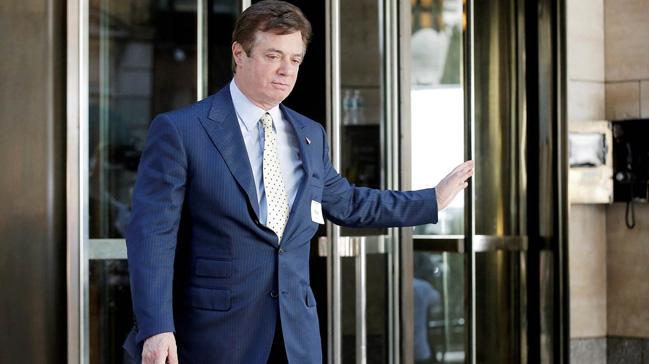 Trump'n kampanya efi Manafort teslim oldu