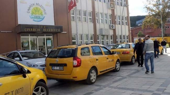 Yalova'da taksiciler CHP'li Belediye Bakan Avni Kurt'a kar eylem yapt