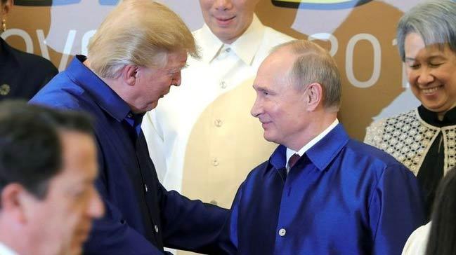 Putin ve Trump'tan pe pee aklamalar!