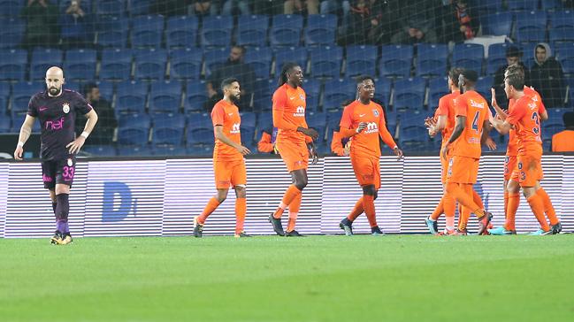 Medipol Baakehir, lider Galatasaray' 5-1 gibi farkl bir skorla malup etti