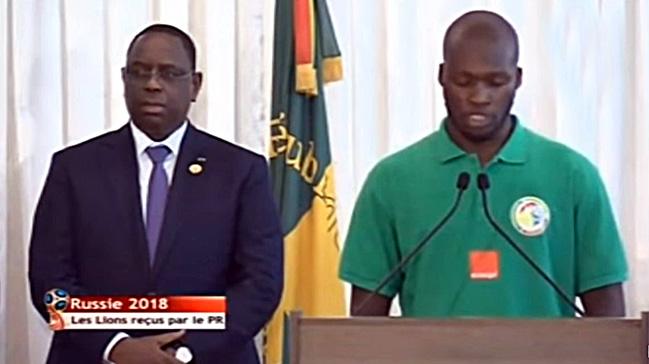 Moussa Sow, Devlet Bakan Macky Sall'dan arsa, sfr otobs ve diplomatik pasaport istedi