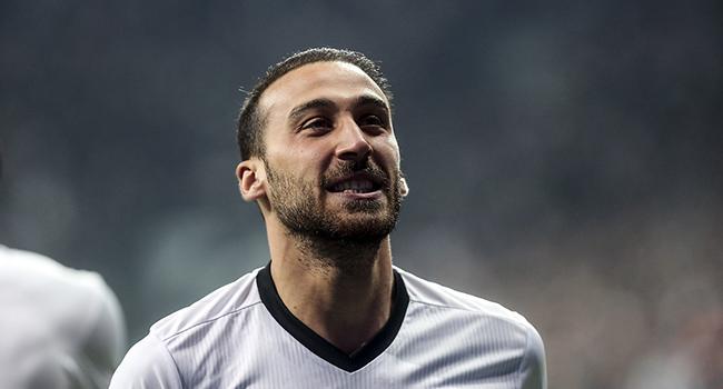 Cenk Tosun'dan transfer aklamas: Bakanmz transferle ilgili gerekenleri syledi