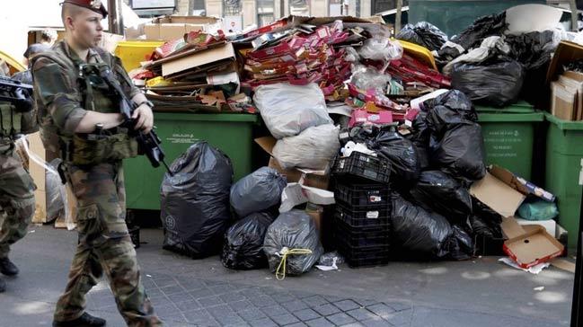 Fransa'da temizlik iileri grevde: Sokaklar p doldu