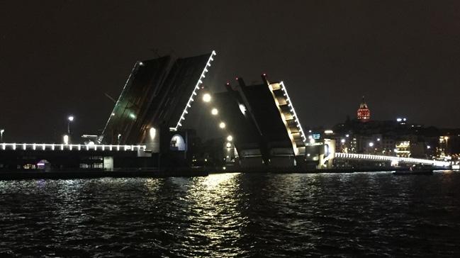 Galata ve Atatrk kprs deniz trafiine ald