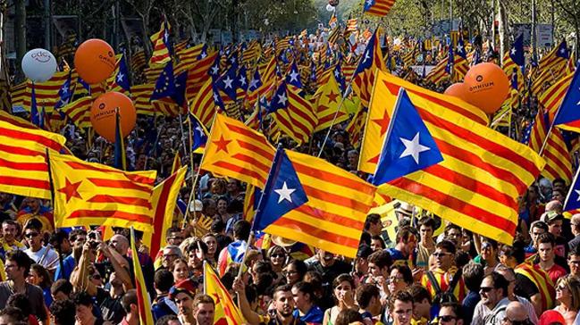 Katalanlardan Brkselde 45 bin kiilik gvde gsterisi  