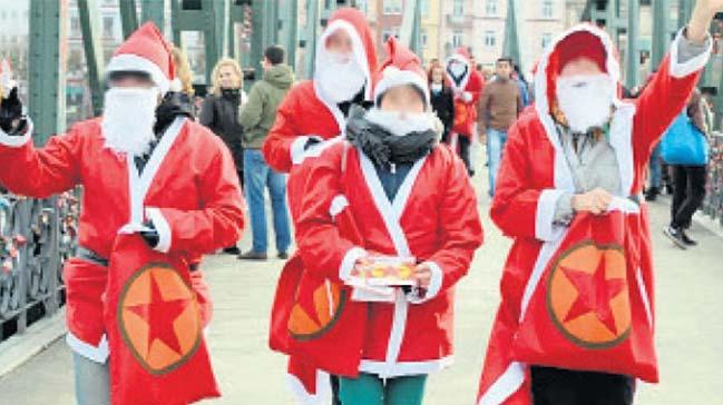 PKKnn sempatizanlar Noel Baba klna girerek propaganda yapt